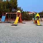 Vera 1 *