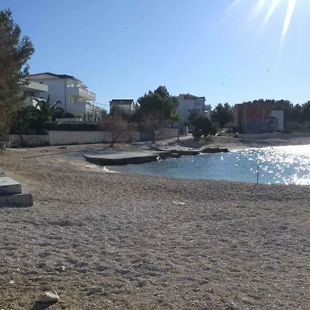 Vera 1 * 罗戈兹尼察