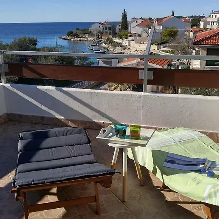 Vera 1 * 罗戈兹尼察