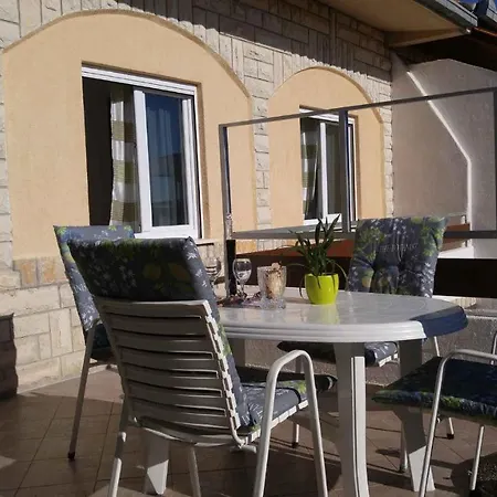 公寓 Vera 1 罗戈兹尼察