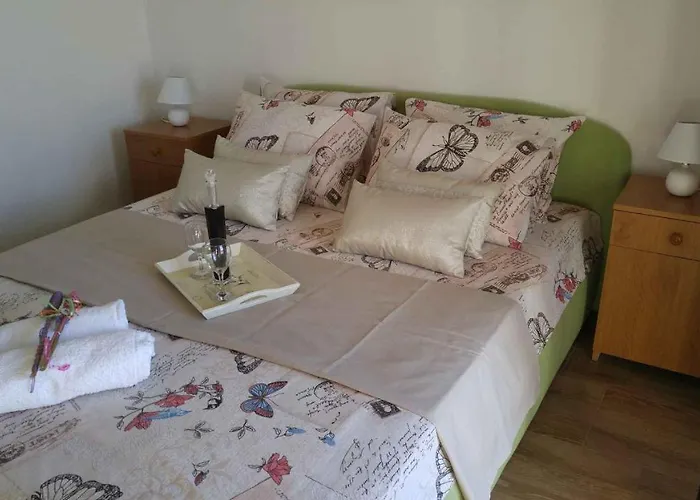 Vera 1 Rogoznica (Sibenik-Knin)